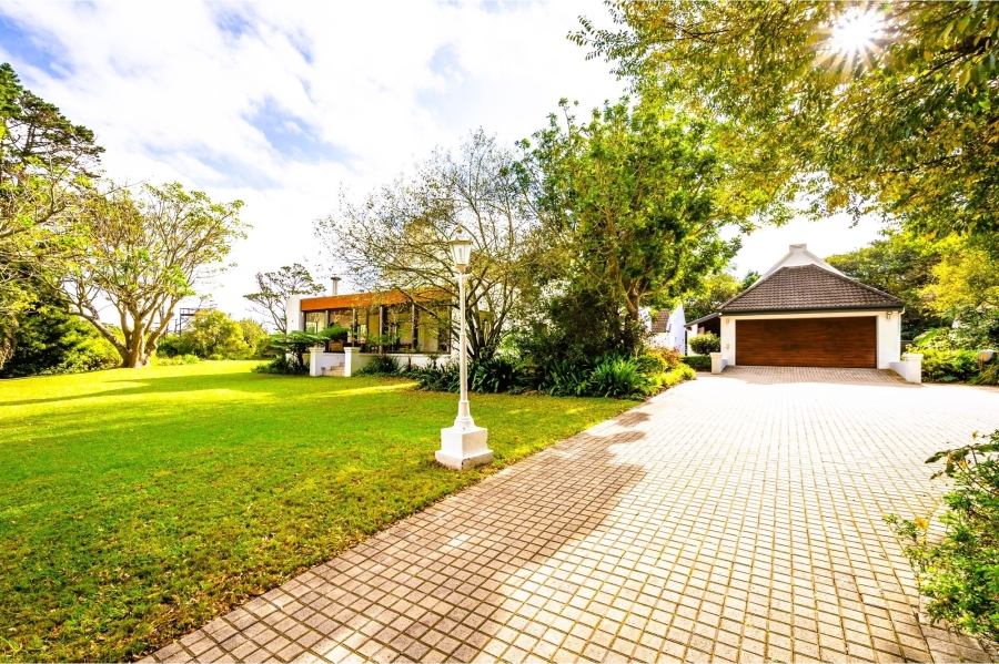 5 Bedroom Property for Sale in Theescombe Eastern Cape